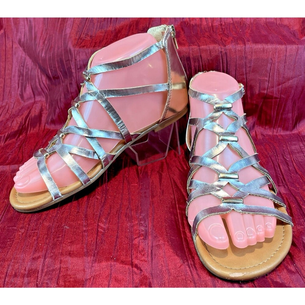 Womens Steve Madden Gold Flat Gladiator Back Zip Sandals sz 4
